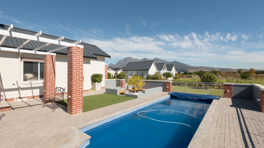 5 Bedroom Property for Sale in Val De Vie Estate Western Cape